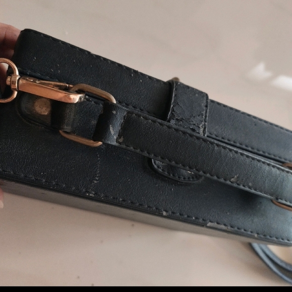 Vintage look box sling bag - Picture 10 of 10